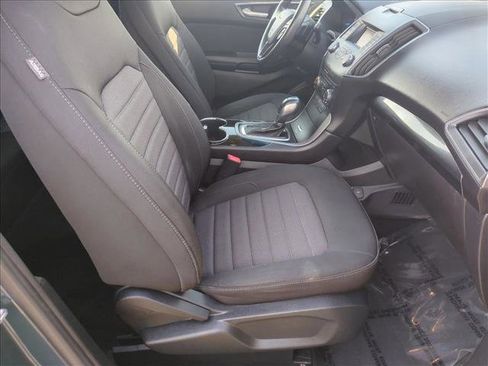 Used 2016 Ford Edge SE image 19
