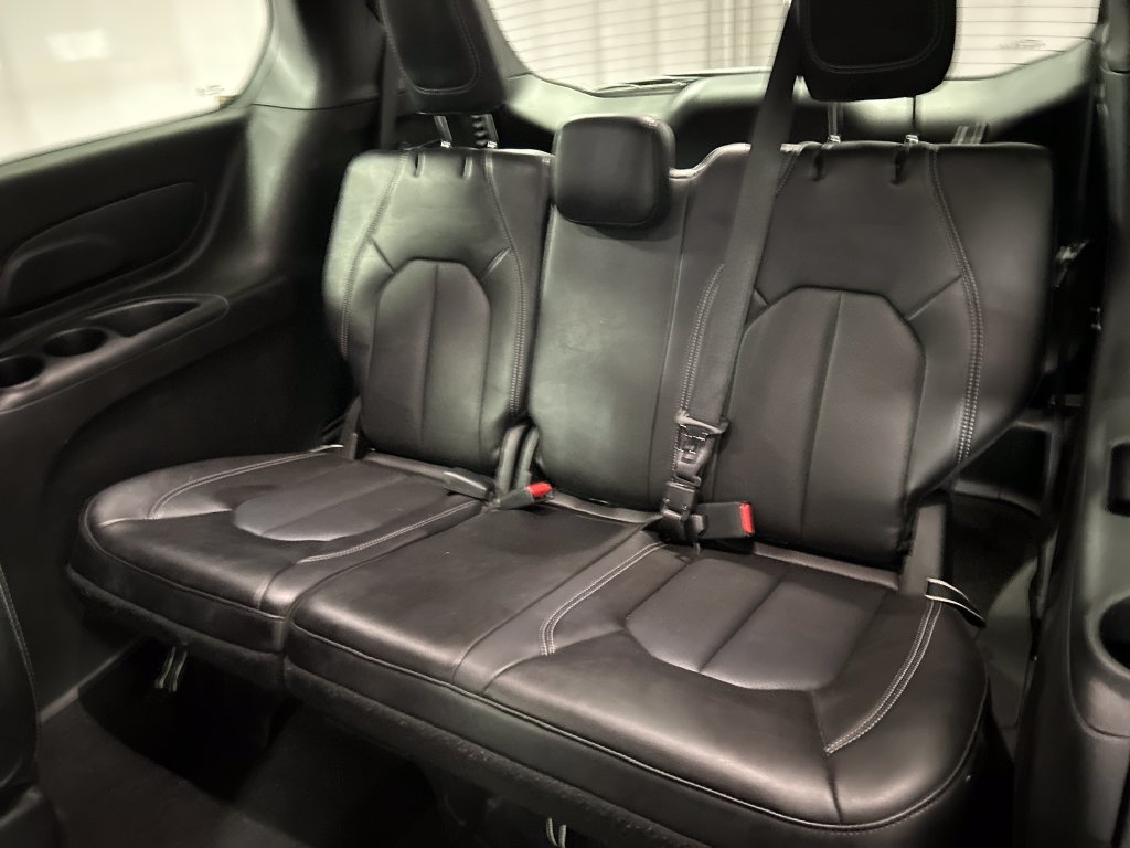 Used 2026 Chrysler Pacifica Select FWD image 24