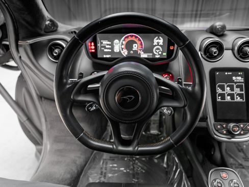 Used 2016 McLaren 570S Coupe RWD image 42