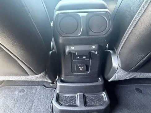 Used 2020 Jeep Wrangler Unlimited Sahara AWD/4WD image 23