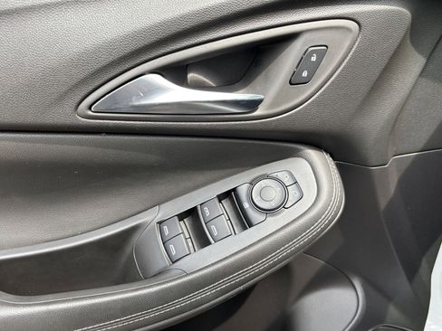 Used 2025 Buick Encore GX Preferred FWD image 18