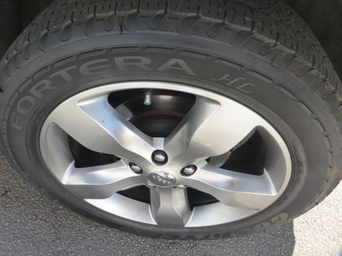 Used 2011 Jeep Grand Cherokee Overland w/ Trailer Tow Group image 10