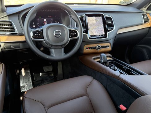 Used 2024 Volvo XC90 B5 Plus image 27