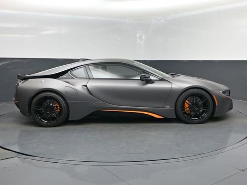 Used 2019 BMW i8 Coupe AWD/4WD image 2