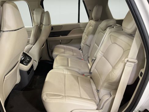 Used 2021 Lincoln Navigator Reserve RWD image 13