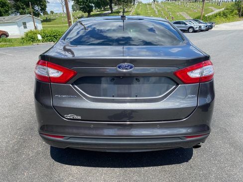 Used 2015 Ford Fusion SE FWD image 4
