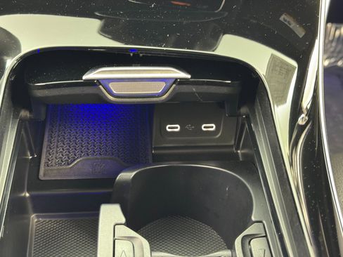 Used 2025 Mercedes-Benz C 300 Sedan w/ AMG Line w/ Night Package image 38