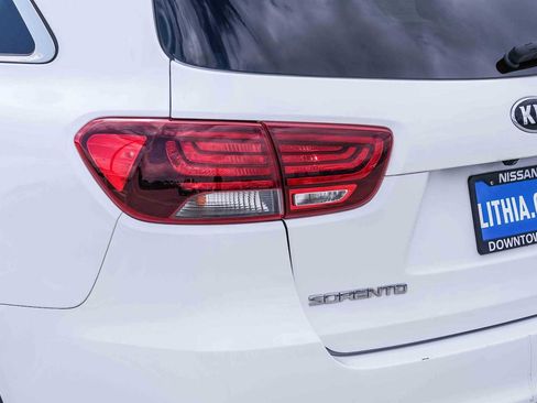 Used 2019 Kia Sorento FWD V6 image 7