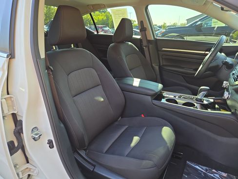 Used 2023 Nissan Altima 2.5 SV w/ SV Premium Package image 25