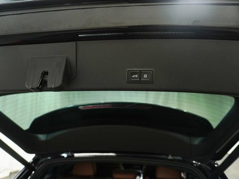 Used 2019 Audi e-tron Prestige w/ Prestige Package AWD/4WD image 6