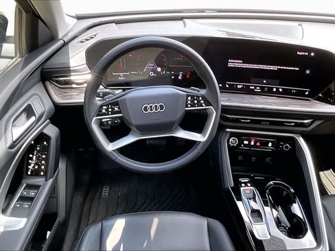Used 2025 Audi Q5 Premium w/ Convenience Package AWD/4WD image 6