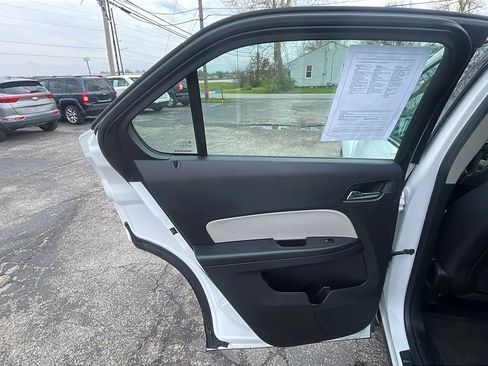 Used 2014 Chevrolet Equinox LS AWD/4WD image 19