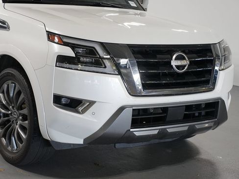 Used 2021 Nissan Armada Platinum w/ Captain's Chairs Package RWD image 4