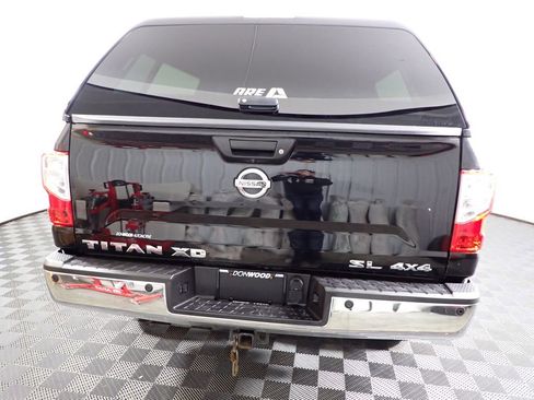 Used 2016 Nissan Titan SL image 17