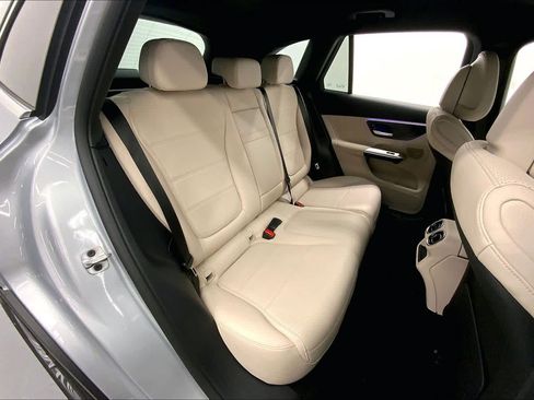 Used 2026 Mercedes-Benz GLC 300 image 13