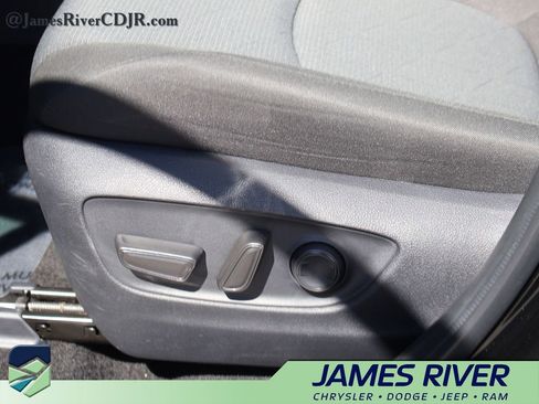 Used 2025 Toyota RAV4 XLE image 23