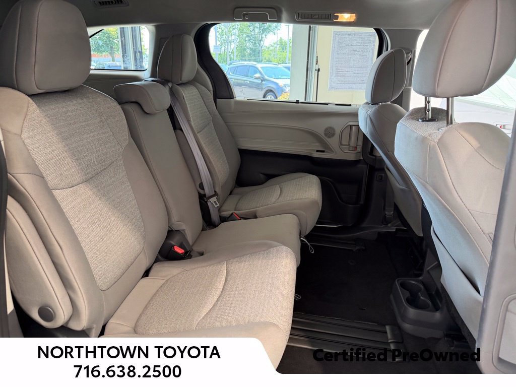 Used 2024 Toyota Sienna LE AWD/4WD image 11
