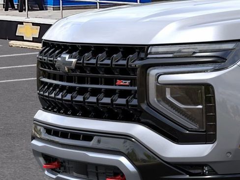 New 2026 Chevrolet Suburban Z71 AWD/4WD image 13