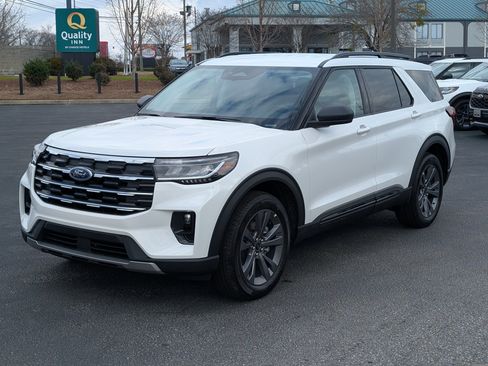 New 2026 Ford Explorer Active w/ Active Comfort Package image 2