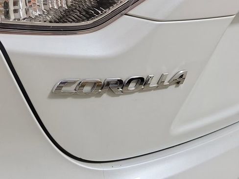 Used 2022 Toyota Corolla LE w/ LE Convenience Package FWD image 9