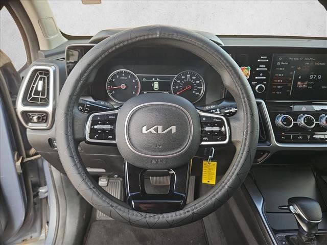 Used 2022 Kia Sorento LX FWD image 13