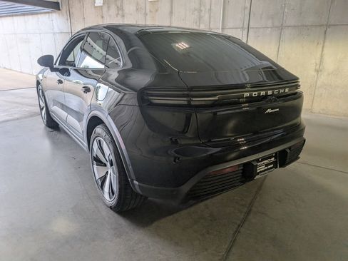 Used 2025 Porsche Macan Electric image 3