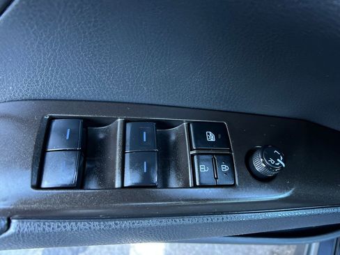 Used 2023 Toyota Camry SE image 11