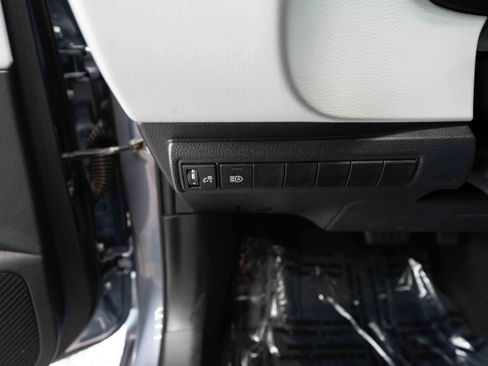 Used 2024 Toyota Corolla SE w/ SE Premium Package FWD image 11
