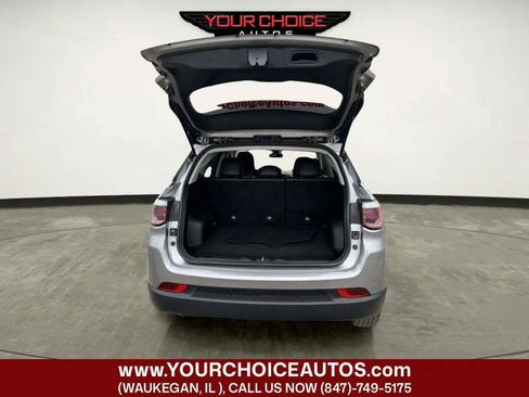 Used 2019 Jeep Compass Latitude w/ Cold Weather Group FWD image 14