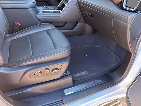 Used 2024 GMC Sierra 2500 Denali w/ Denali Reserve Package image 17