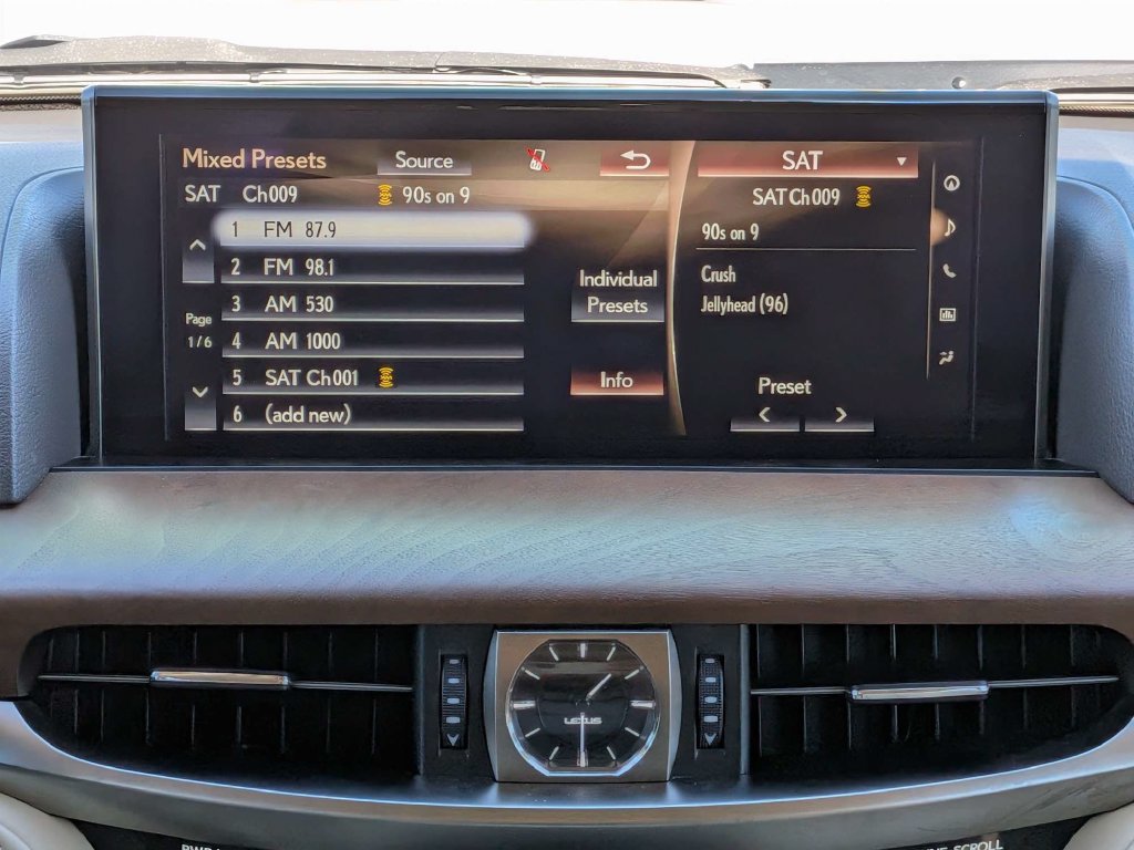 Used 2018 Lexus LX 570 4WD w/ Luxury Package image 24