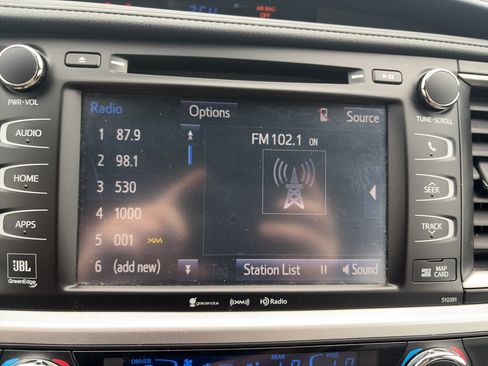 Used 2019 Toyota Highlander Limited Platinum AWD/4WD image 18