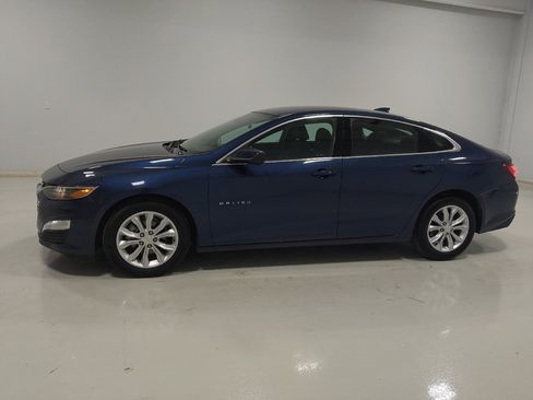 Used 2022 Chevrolet Malibu LT FWD image 2