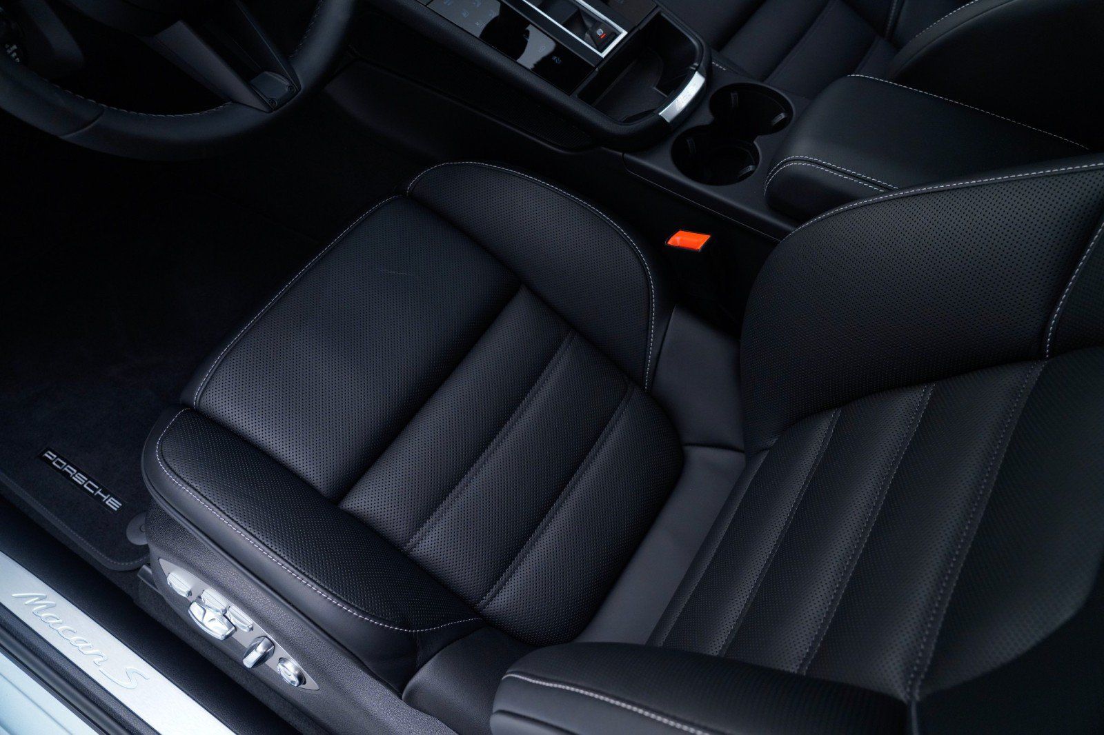 Used 2026 Porsche Macan S AWD/4WD image 17