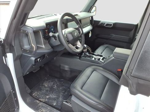 New 2025 Ford Bronco Badlands image 6