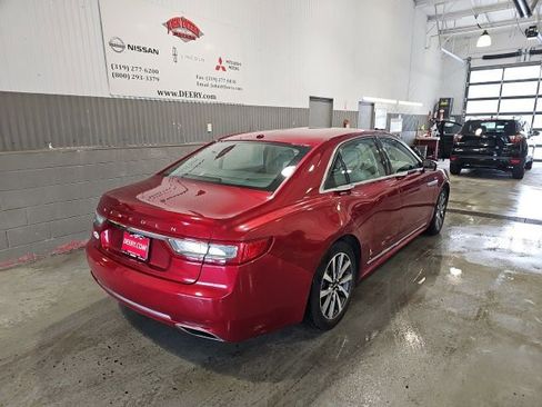 Used 2017 Lincoln Continental Premiere image 3