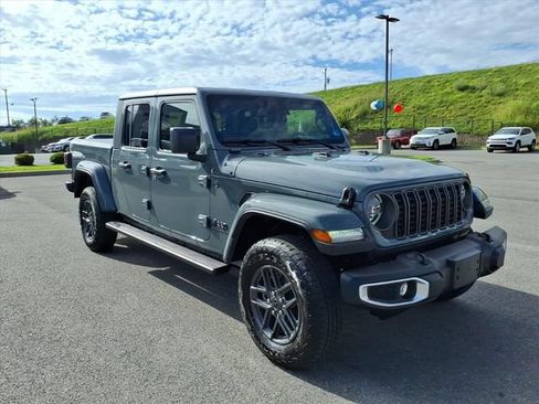 Used 2026 Jeep Gladiator Sport AWD/4WD image 1