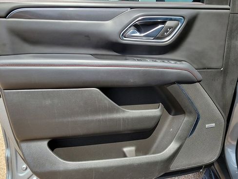 Used 2023 Chevrolet Suburban RST w/ Sport Performance Package AWD/4WD image 18