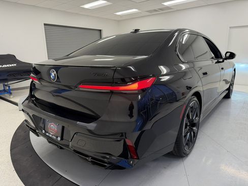 Used 2023 BMW 760i xDrive image 75