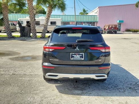 Used 2024 Mitsubishi Outlander SE FWD image 5