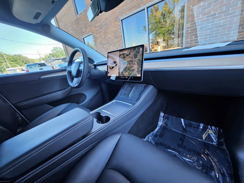 Used 2025 Tesla Model Y Long Range AWD/4WD image 57