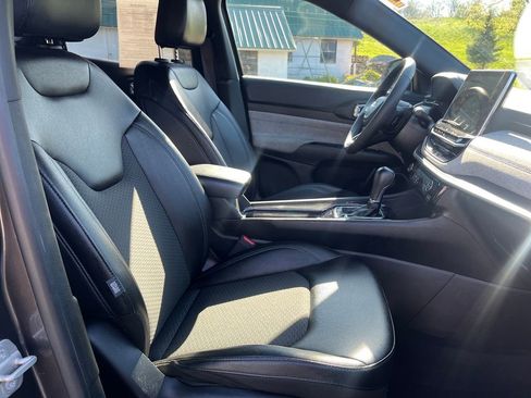 Used 2024 Jeep Compass Latitude AWD/4WD image 29