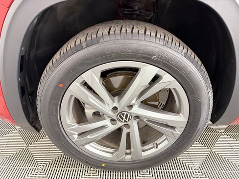 Used 2024 Volkswagen Atlas Cross Sport SEL R-Line image 12