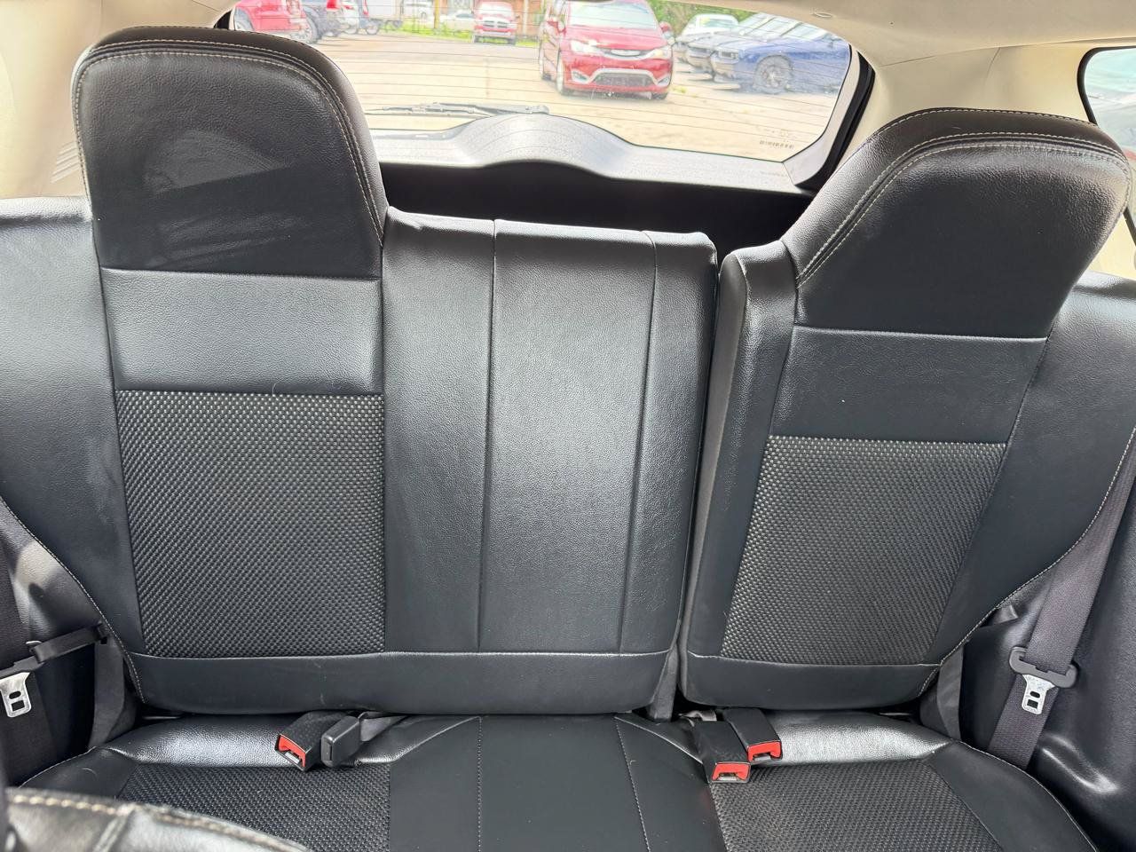 Used 2017 Jeep Compass Latitude FWD image 16