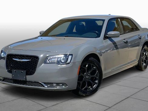 Used 2019 Chrysler 300 S image 1