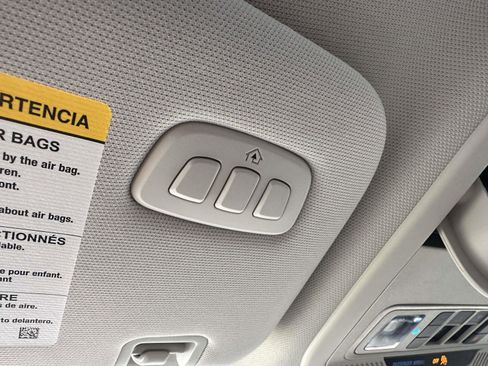 Used 2025 Ford Explorer Active w/ Active Comfort Package image 28