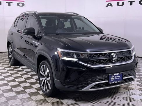Used 2024 Volkswagen Taos SE image 9