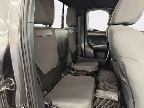 Used 2019 Toyota Tacoma TRD Off-Road AWD/4WD image 11