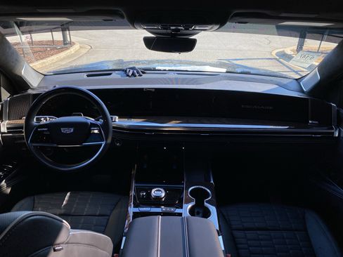 Used 2026 Cadillac Escalade Platinum Luxury image 19