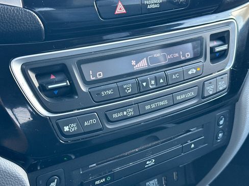 Used 2016 Honda Pilot Elite image 22